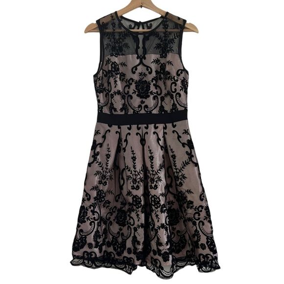 Roz & Ali Dresses & Skirts - Roz & Ali black lace overlay Homecoming Formal fit and flare sleeveless dress 4